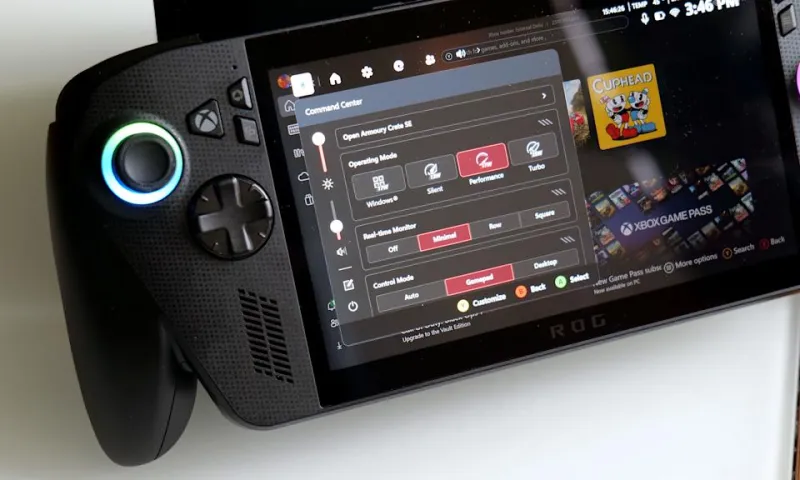 На задней панели ASUS ROG Xbox Ally X расположены вентиляционные отверстия и две настраиваемые задние кнопки-лепестка.