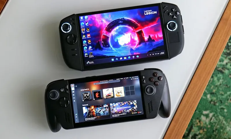 Here is a size comparison between the ASUS ROG Xbox Ally X (bottom) and the Lenovo Legion Go 2 (top). 