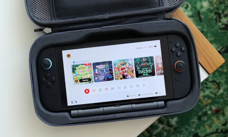 Вот как выглядит аккумуляторный блок, когда его вынимают из кейса. Как видно, его размер и форма уже не позволяют использовать его как самостоятельный внешний источник питания.