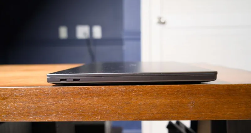 Логотип на корпусе Dell XPS 14 (2026)