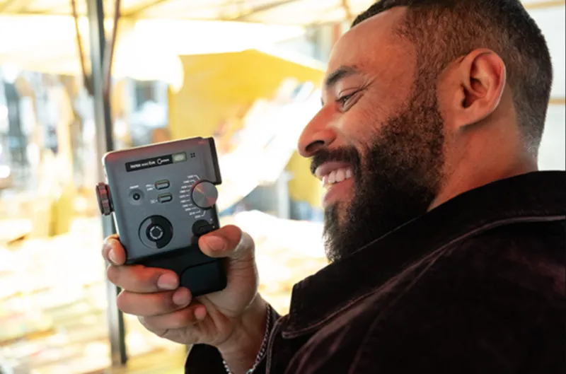 Fujifilm Instax mini Evo Cinema: видеокамера в стиле ретро