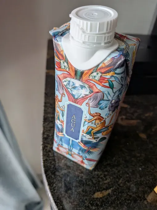 Google Pixel 10a: плоский дизайн без камерного блока