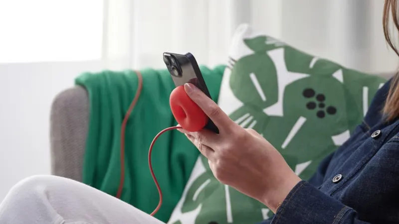 IKEA VÄSTMÄRKE: Беспроводная зарядка с функцией держателя