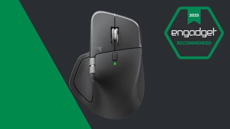 Боковой профиль Logitech MX Master 4, демонстрирующий новую кнопку Actions Ring и панель тактильной обратной связи, встроенную в большой упор для большого пальца мыши.