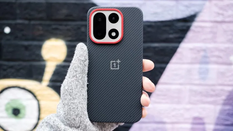 The Aramid case is one of three cases OnePlus offers alongside the OP15. 