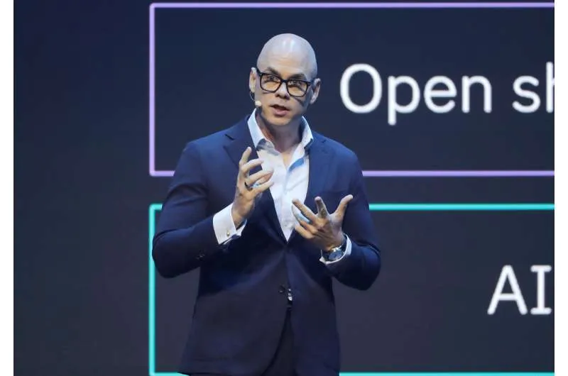 OpenAI и Foxconn: партнерство в проектировании и производстве оборудования для ИИ в США