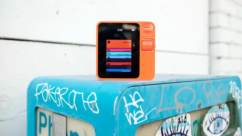 Rabbit R1: Возрождение провального гаджета с новым ИИ-софтом