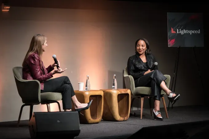 София Кианни и Фиби Гейтс