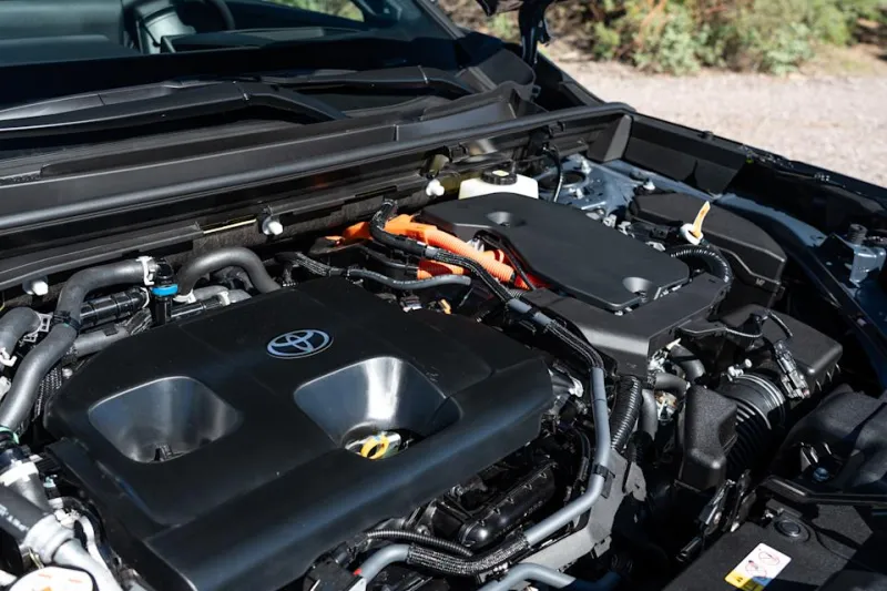 Обновленное программное обеспечение Toyota быстрое и отзывчивое, особенно голосовой ассистент.