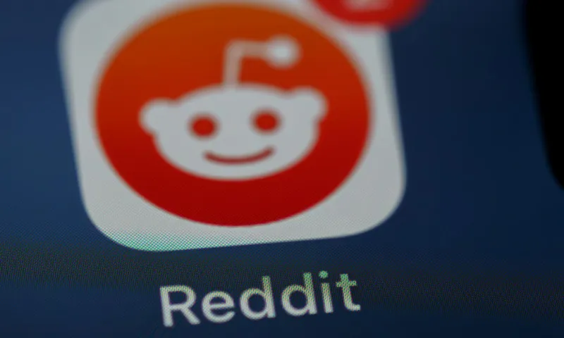Австралия запрещает соцсети для детей: Reddit в списке