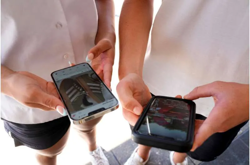 Австралия делится советами по ограничению использования соцсетей детьми до введения возрастного лимита в декабре