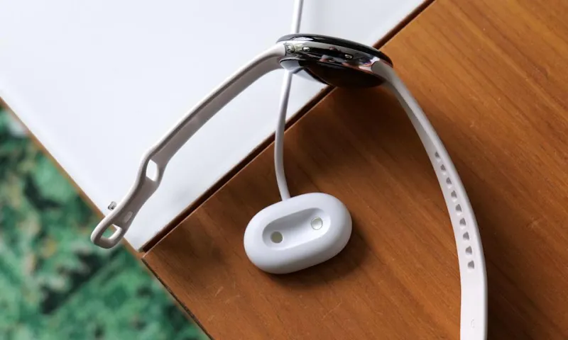 После всего 30 минут зарядки Pixel Watch 4 достиг 94% заряда, в то время как Pixel Watch 3 оставался на 58%.