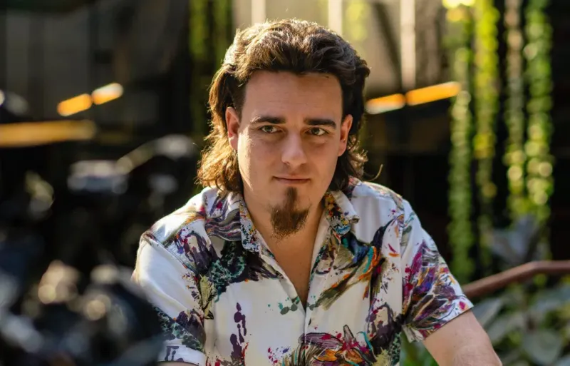 МодРедро собирает $1 млрд: новый Game Boy‑хэндхелд от Luckey