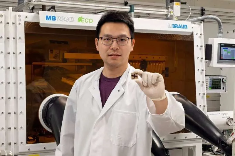 Молекулярные якоря для устойчивых перовскитных солнечных элементов