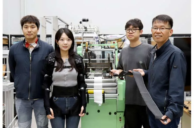 Wearable robots you can wear like clothes: automatic weaving of "fabric muscle" brings commercialization closer