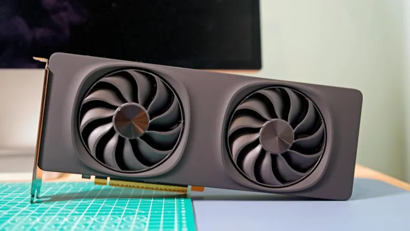 Если вы решили выбрать RTX 5060 Ti, обязательно приобретайте модель с 16 ГБ.