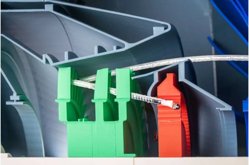 Роботы-лозы обретают "кожу" для навигации в сложных условиях