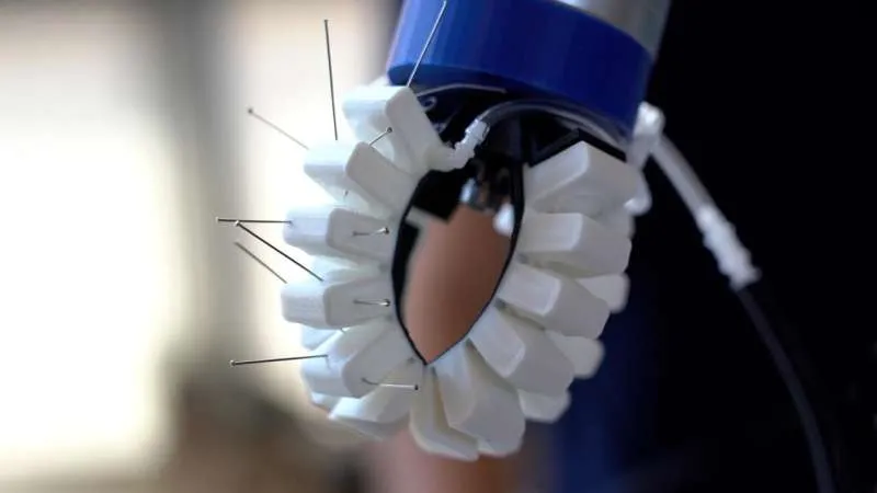 Fidget-controlled robots show the power of metastability