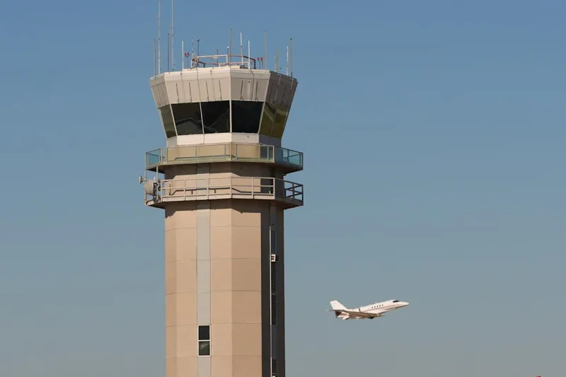 Частные самолеты столкнулись с проблемами в Лиссабоне