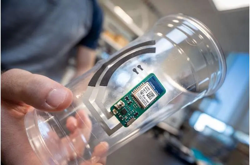 Электронный стикер: ваш напиток – датчик здоровья