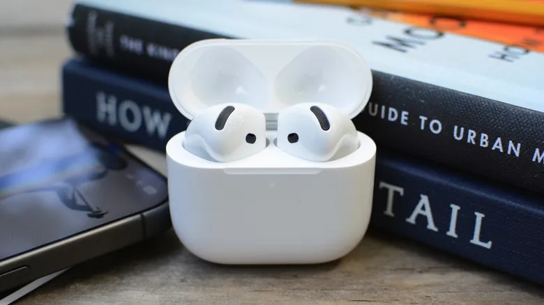 Обзор Apple AirPods 5: стоят ли беспроводные наушники своих денег